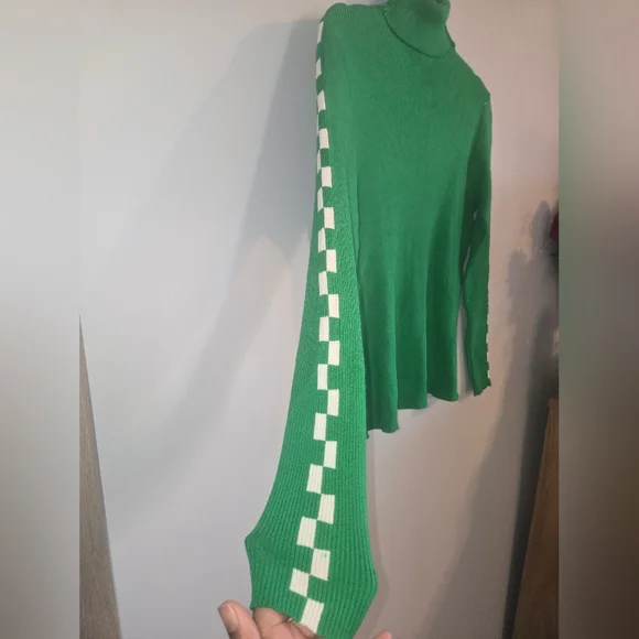 Zara Green Turtleneck Sweater with Checkered Sleeves - Picture 4 of 5